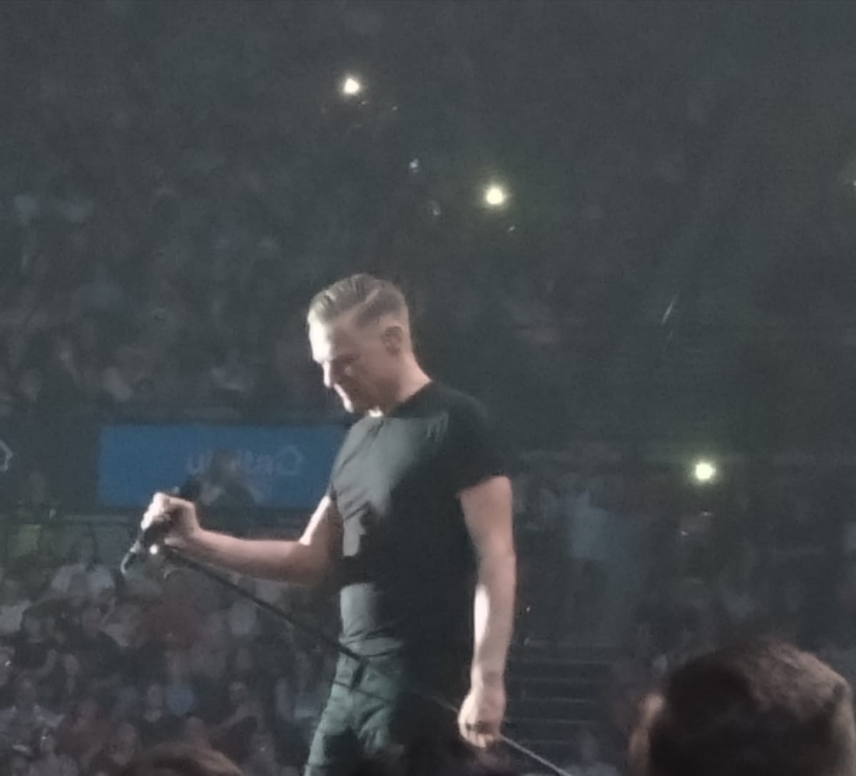 The best view in the world!

#BryanAdams #SoHappyItHurts #UKTour2024 #SheffieldArena #SimplyTheBest