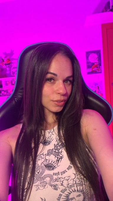 Estoy en directo en twitch!! 👉🏻 https://t.co/sGXju2gowB https://t.co/g0sn5FDuHL<a href="/tag/twitch"class="tags"><span>#twitch</span></a><a href="/tag/marbellavice2"class="tags"><span>#marbellavice2</span></a>