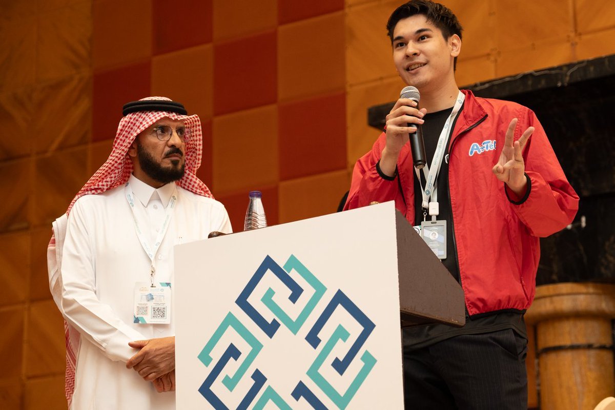 استضاف معرض جيدس الخبراء اليابانيين لينقلون تجاربهم عن ادراج برنامج الروبتك في المناهج المدرسية وذلك عن طريق شركة #أدلاس للمناهج والبرامج الذكاء الاصطناعي. فعلا كانت تجربة ثرية وقد استمتع الحاضرين بالاستماع اليهم وانتهت الجلسة بحوار هادف بين الحاضرين والمتحدثين . فريق جيدس يقدم