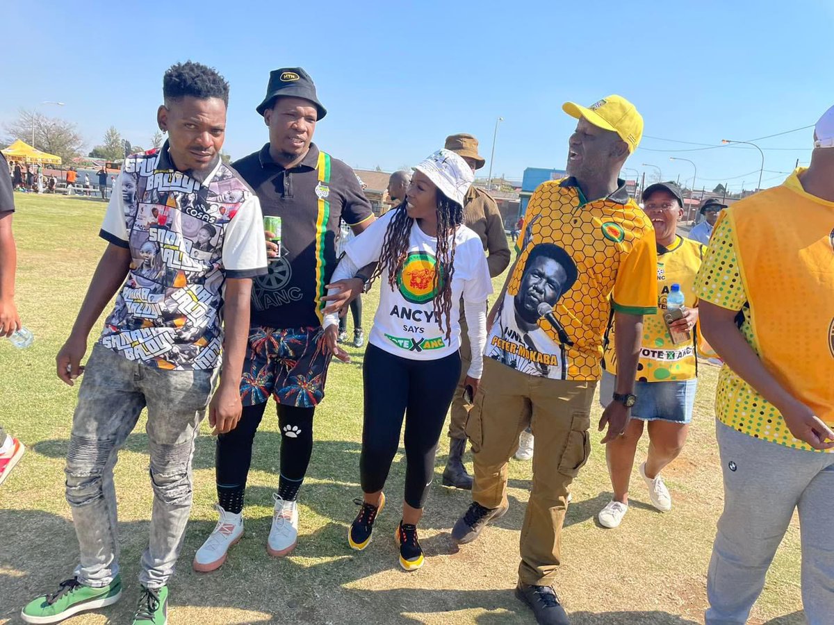 The Sports, Arts and Culture Sub-Committee hosted a Soccer Tournament in Orlando West on Saturday. The Provincial Secretary Cde @TkNciza, RS Cde Sasabona Manganye, DRS Cde Loyiso Masuku, REC & member Cde Justice Ngalonkulu ANCYL RS Cde Banele Dlamini. #Mayihlome