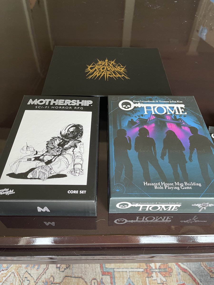 AdeptIcarus's tweet image. Make more roleplaying games in boxes please and thank you!
Featuring:
Six Crowns In Hell by Gallant Knight Games (Alan Bahr)

Home by Wet Ink Games (Doug Levandowski &amp;amp; Yeonsoo Julian Kim)

Mothership by Tuesday Knight Games

#Day23 #Boxedup #AdeptIcarus #TTRPG