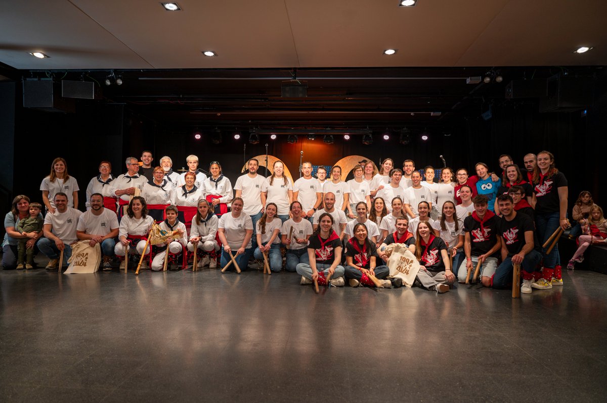 Ja tinc disponible la galeria de fotos dels 30 anys dels Bastoners d'Olot! La podeu veure sencera al meu <a href="/500px/">500px</a> (enllaç a la bio)

<a href="/EsbartOlot/">Esbart Olot</a>