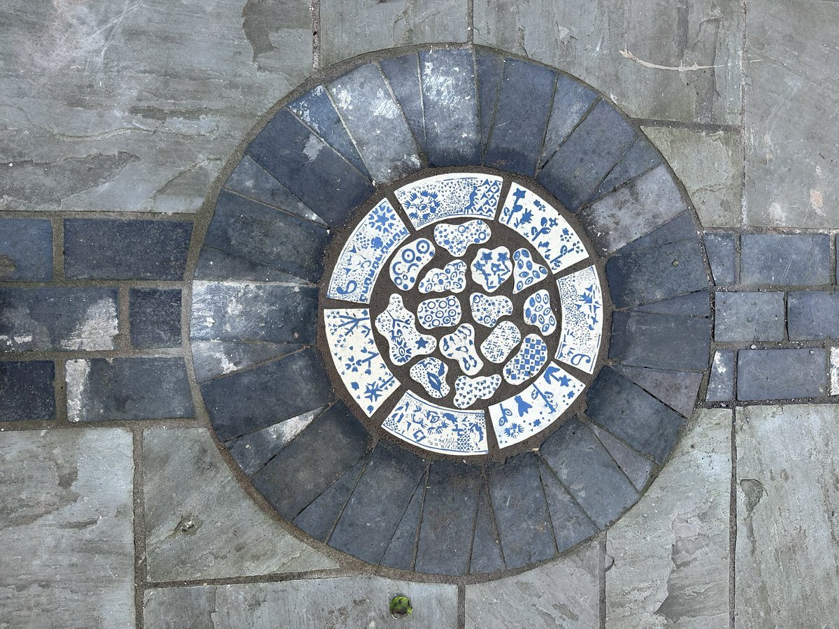 Brilliant to be in the rose garden with the tile team and our Friday volunteers today to get the blue and white tiles installed - a little bit later than planned but they look wonderful 💚thanks to all involved 💚 #communitygarden #blueandwhitepottery #spode