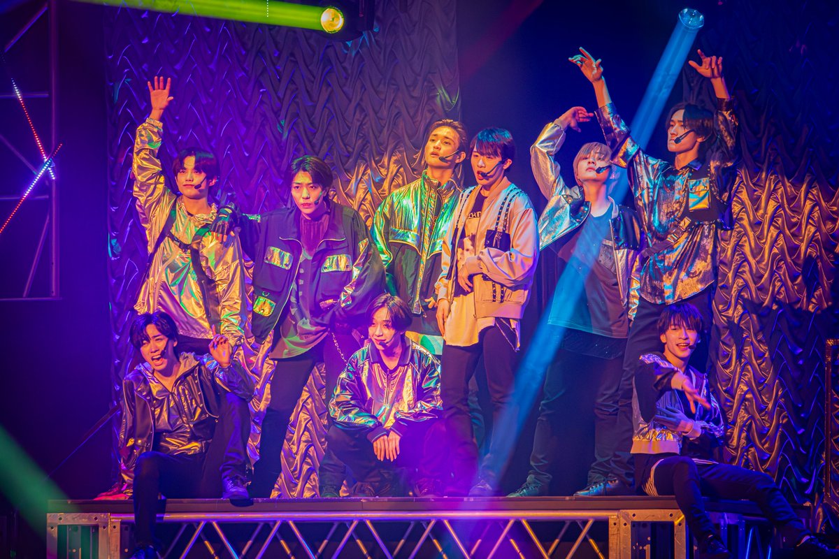 Kansai Jr. group #AmBitious on the final day of their multicity 'OdoROK! DANCE TOUR!'

(In English) 'We are really happy to share this time with so many new faces. We have a lot more to learn, but we will work very hard to make our senpai and fans proud!'💜

@jr_official_X