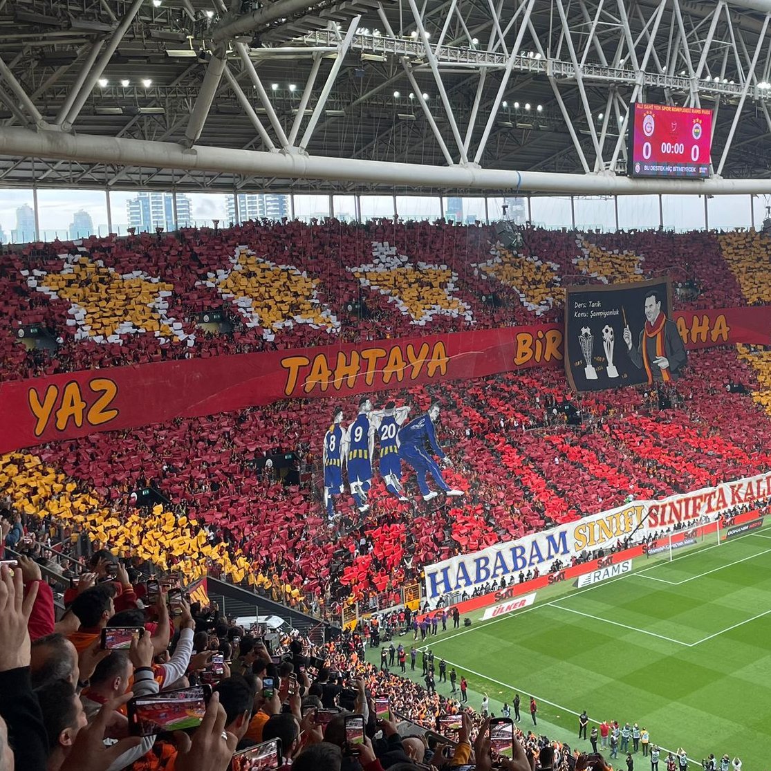 Galatasaray taraftarlarının hazırladığı koreografi.