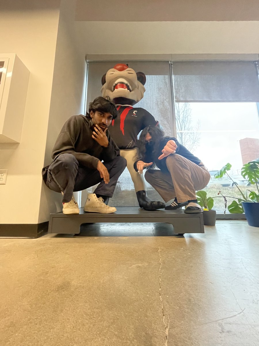 PurdueOverwatch's tweet photo. Our own Bronze Team went to the Queen City Clash LAN event hosted by the amazing @UCEsportsClub! Thank you for having us over🫶
#purdue #esports #overwatch #esportsatpurdue #purduewow https://t.co/ci01TCmWjz