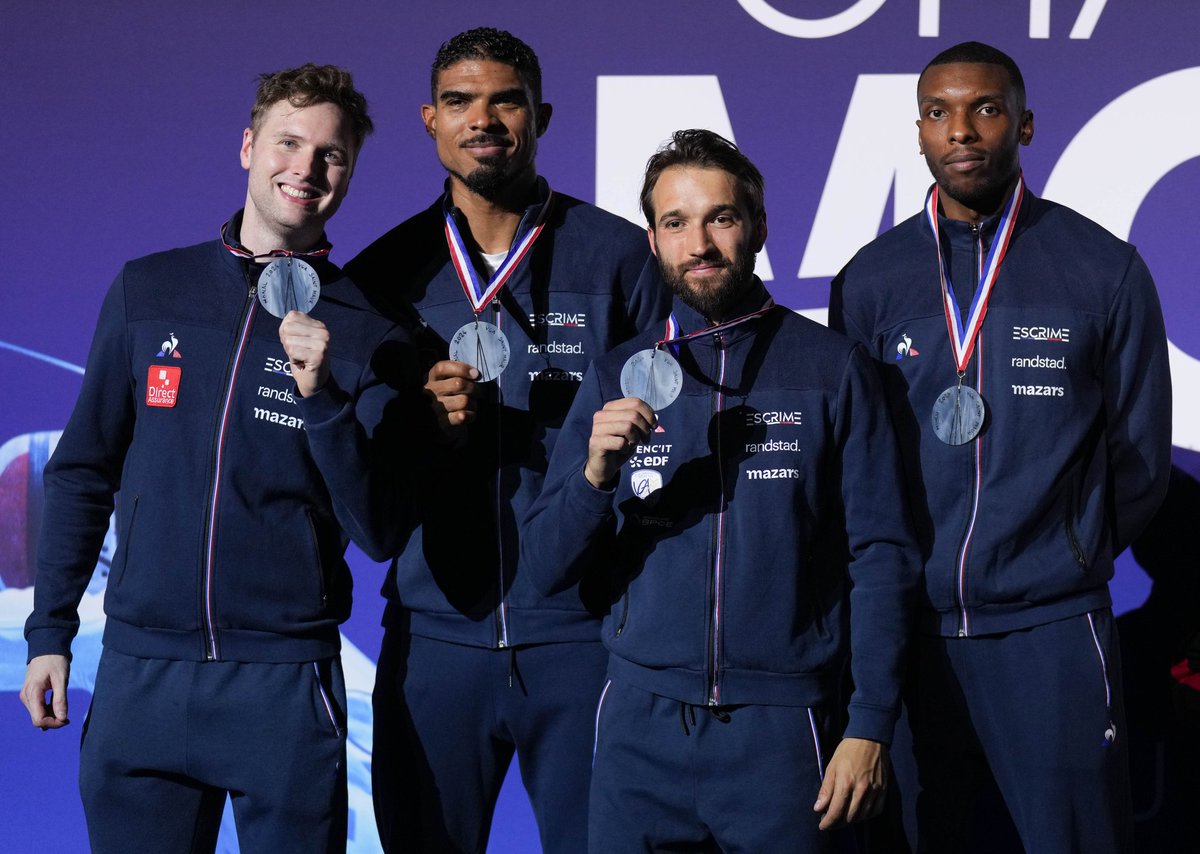 MÉDAILLE D'ARGENT AU CHALLENGE MONAL🥈🔥 Une finale irrespirable contre les Japonais où nos français Romain Cannone, Luidgi Midelton, Alexandre Bardenet et Yannick Borel s'inclinent en mort subite 44-43. Bravo les bleus 🤺🥈 @vgasaintmaur @VilleSaintMaur