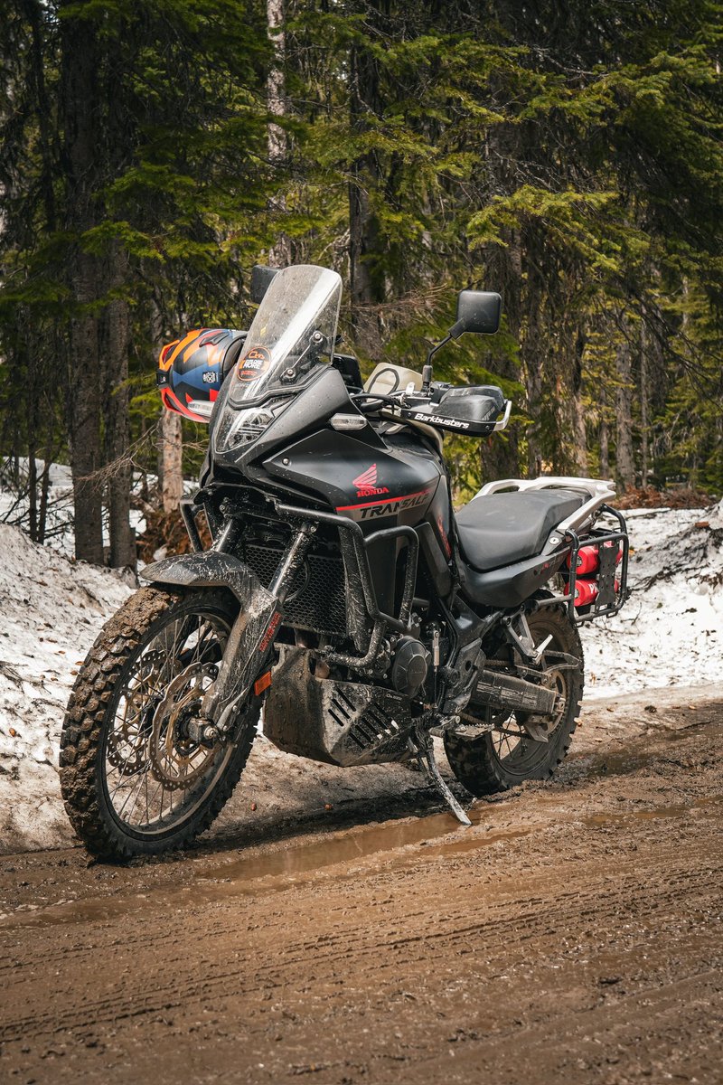 Does mud and/or snow stop you from riding? 
.
#outbackmotortek #advrider #advriders #advmoto #advmotorcycle #adventuremotorcycle #adventuremoto #hondatransalp #transalp750