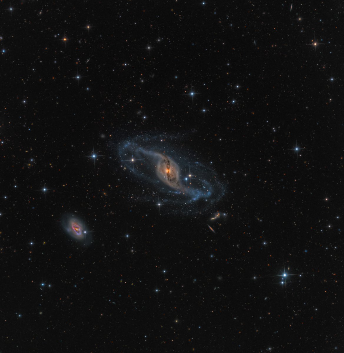 NGC 3718 (stergoumoulenn droellennek barrennet)    

Dizoloet gant William Herschel e 1789

Rummad : SB(s)a
Pellder : ∼52 milion a vloavezhioù-gouloù diouzhimp e steredeg ar C'hastell-karr Kamm Bras
Meurez manat : 10,61

#bzhg #steredoniezh

📷Hanson Astronomy