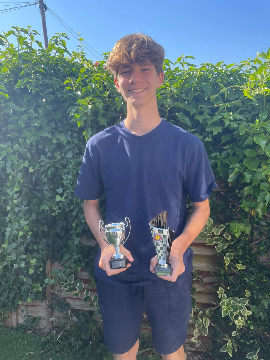 hellesdonfcdons's tweet image. Joint Supporters Player Of The Season - Alex Sprott 👏  💛⚽️⚽️💛 #upthedons