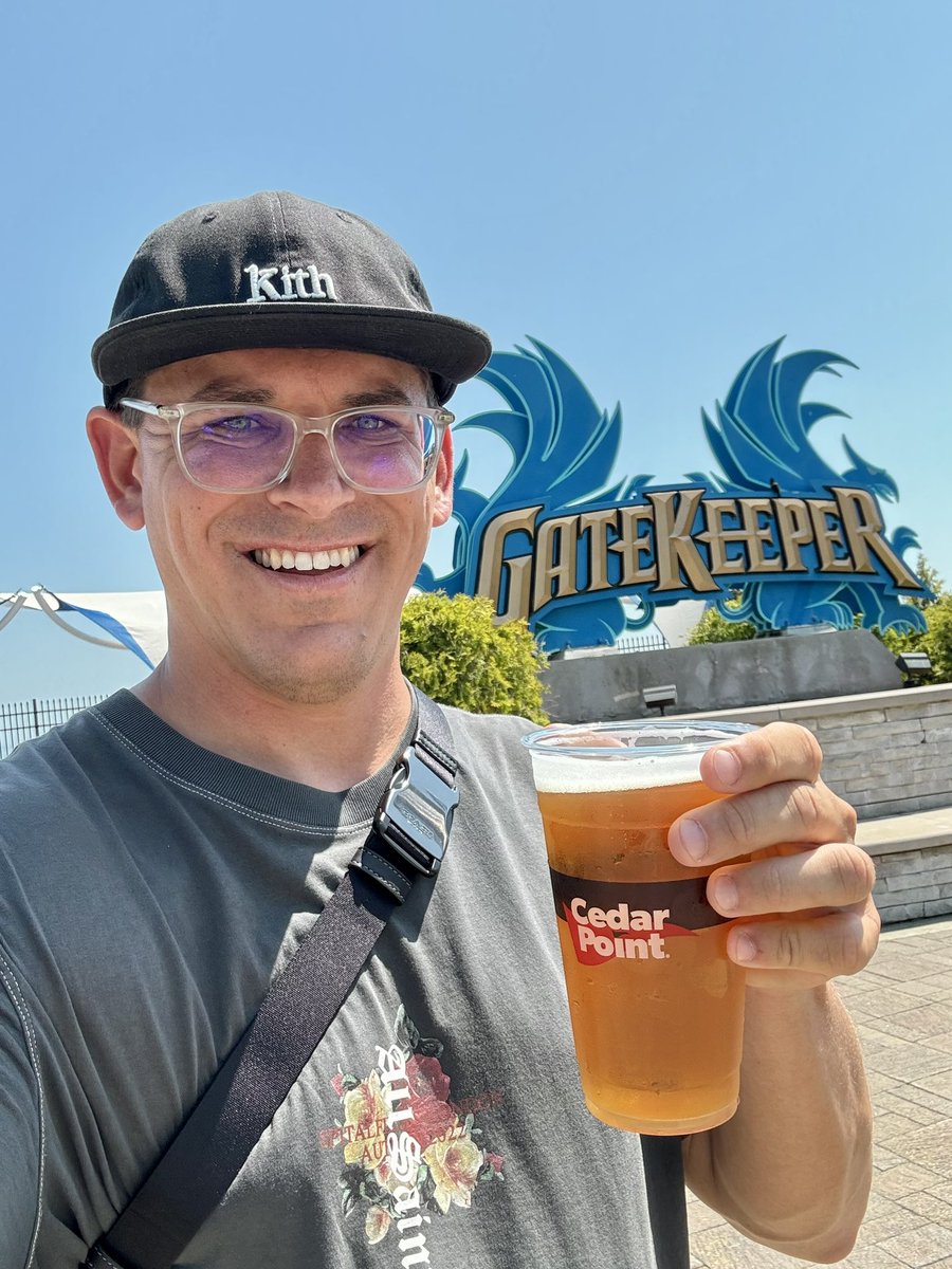 Rare selfie, nothing beats a good beer & coasters 🍺🎢 #Beer #CedarPoint #Kith