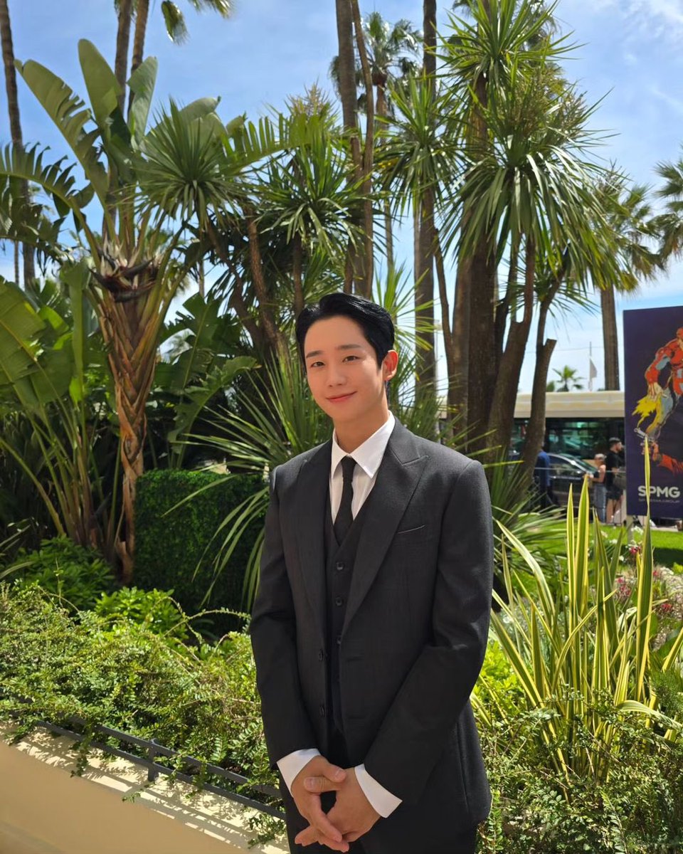 Jung Haein radiates in new photos in Cannes.