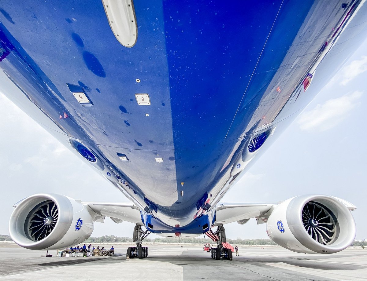 Under the belly of the beast! ✨✈️

#777X #GE9X #Boeing777X