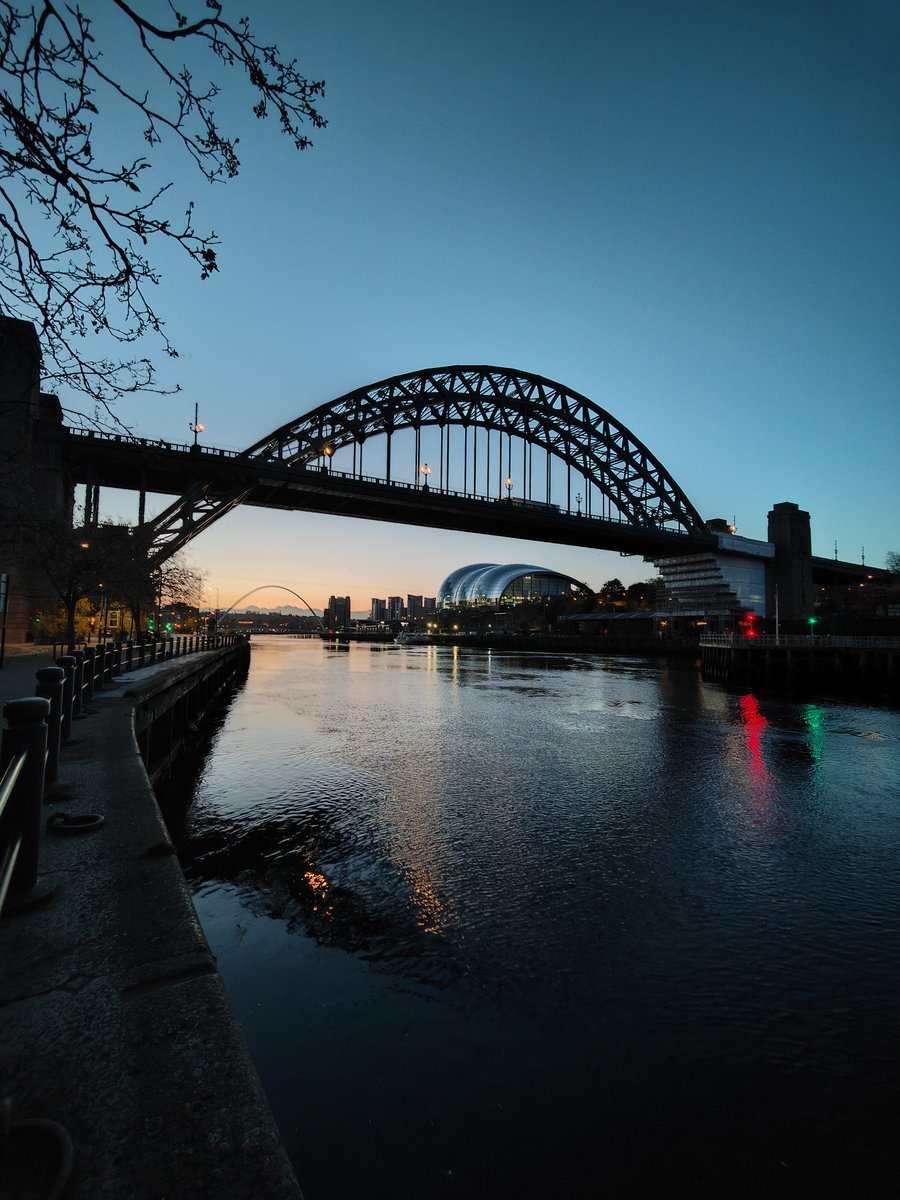 'I love the early morning sunrise over the river. It makes the Newcastle quayside look amazing' Chris Longley #mynclpics

Insta📸 c11r15