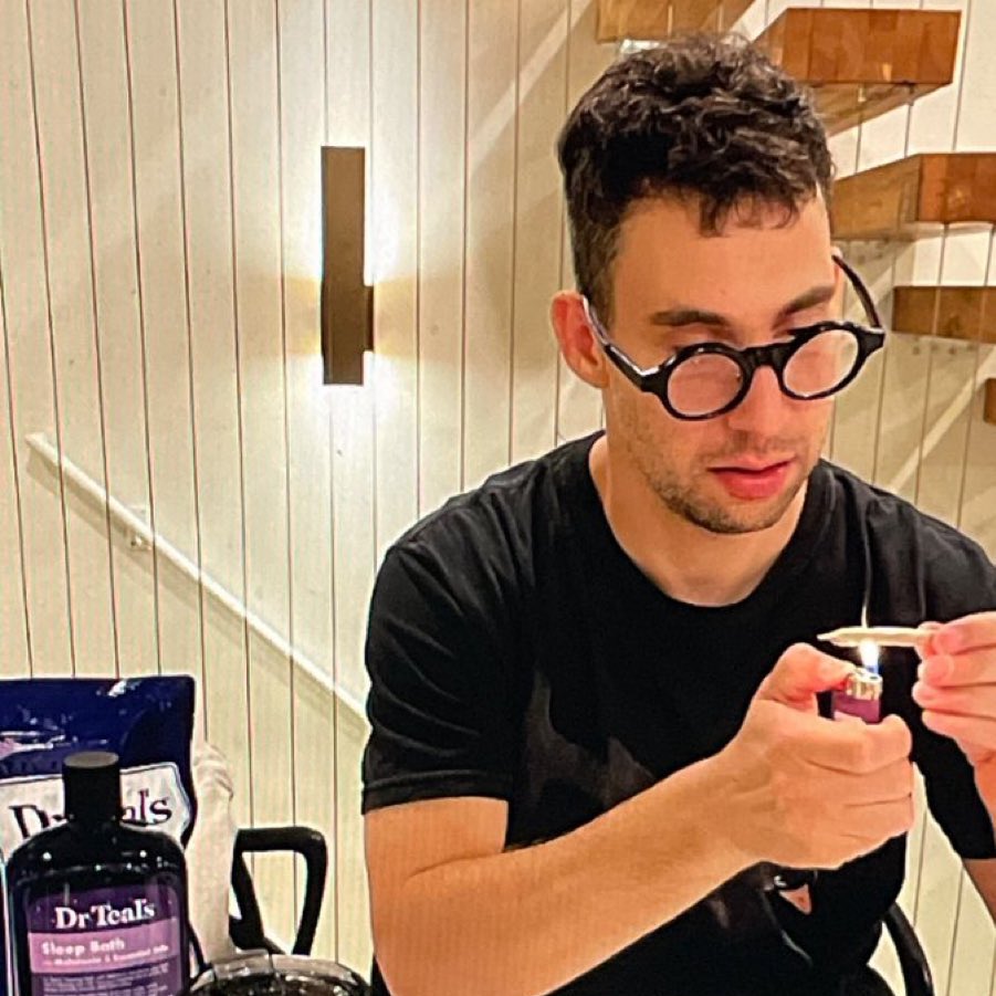 brrr_add's tweet image. weed                                            little babies