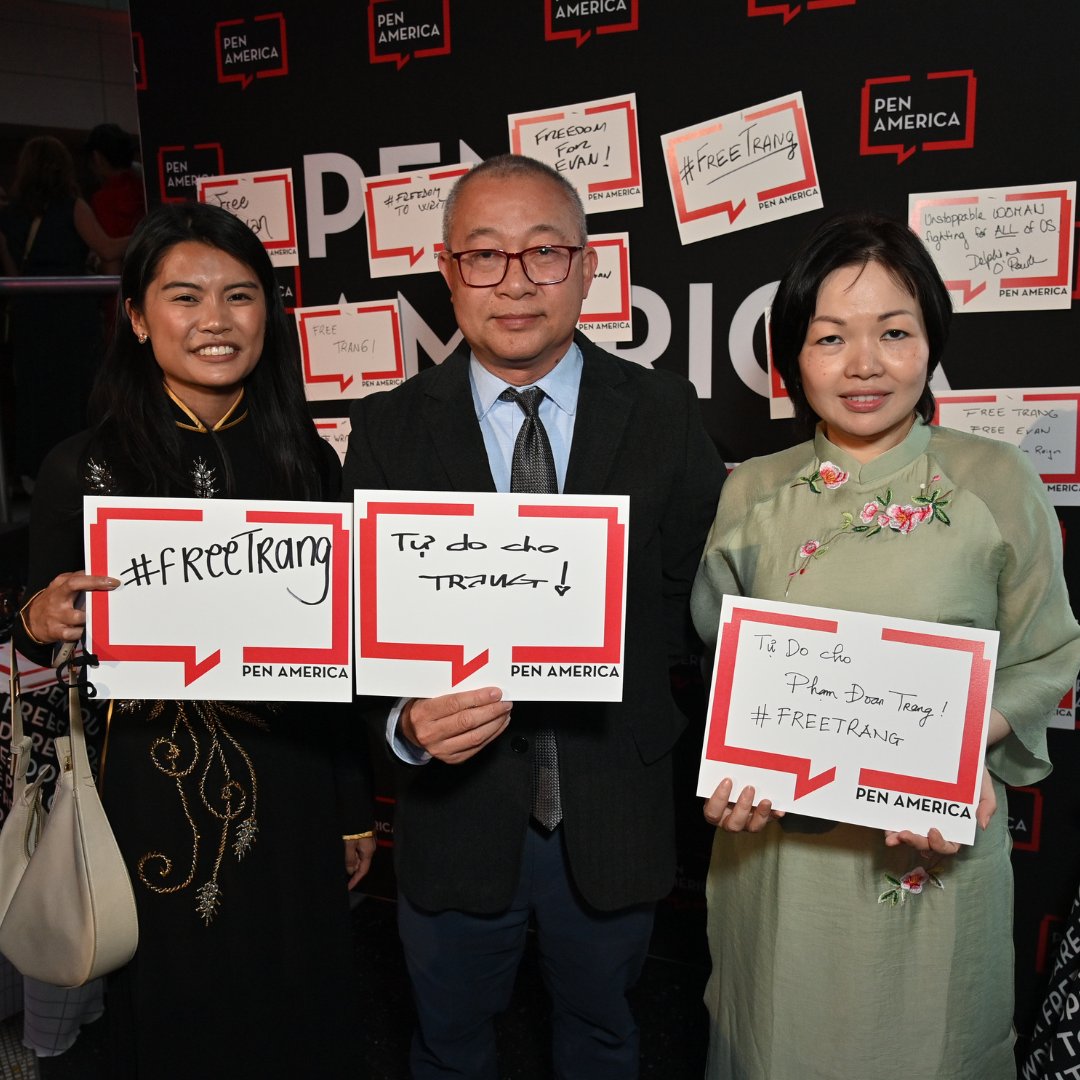 PENamerica's tweet photo. Pham Doan Trang received 2024's PEN/Barbey #FreedomToWrite Award. Trang’s friend, lawyer Quynh-Vi Tran, called her "the symbol of bravery and perseverance, inspiring countless young people to envision and strive for a Vietnam where freedom and human rights are upheld." #FreeTrang https://t.co/zTQFkrbTvY