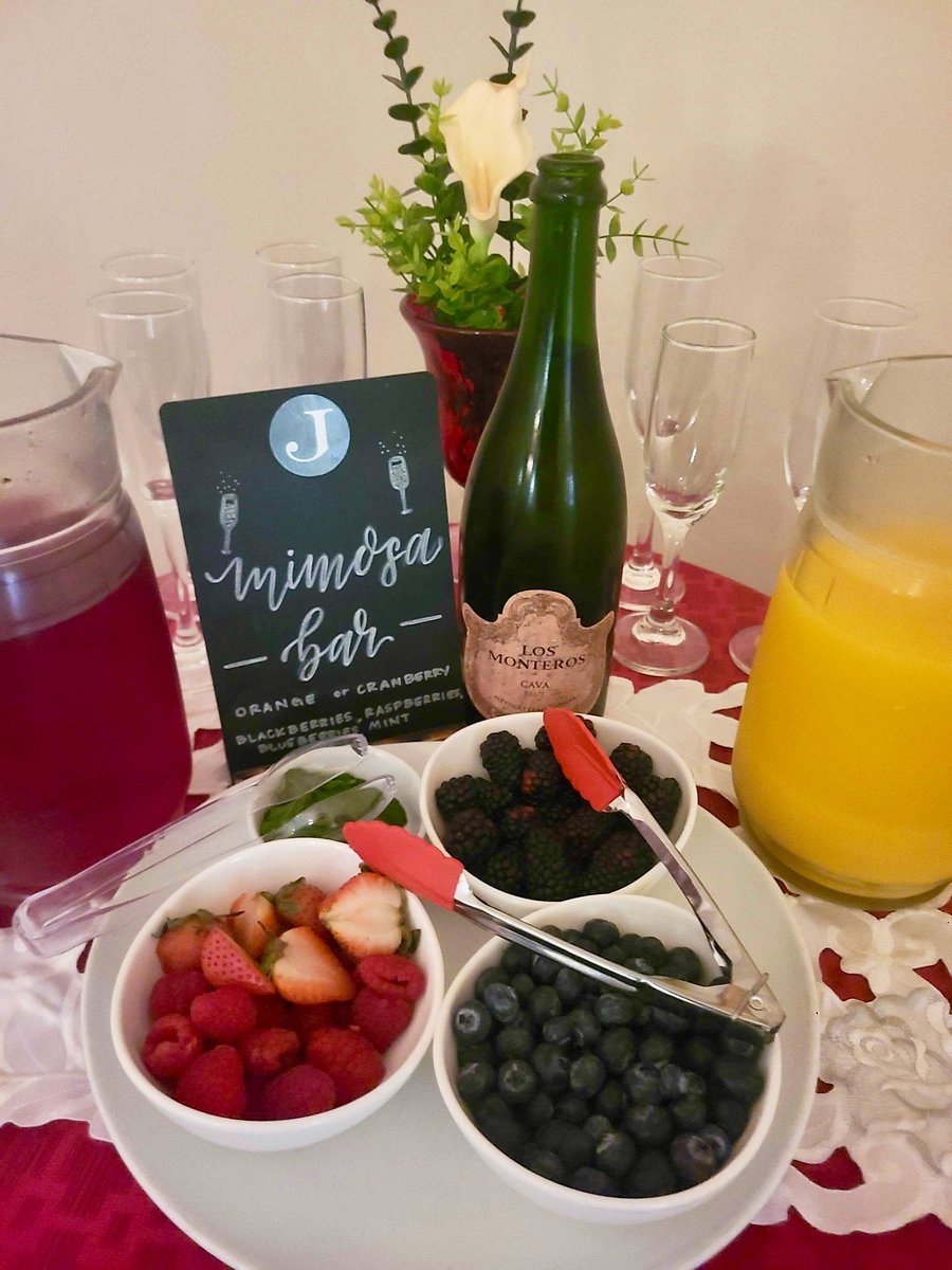Sundays at the inn mean enjoying fresh mimosas while lounging in our parlor with classical music. 🥂

Sound relaxing? Book your next stay at justineinn.com. 

#savannah #savannahga #justineinn