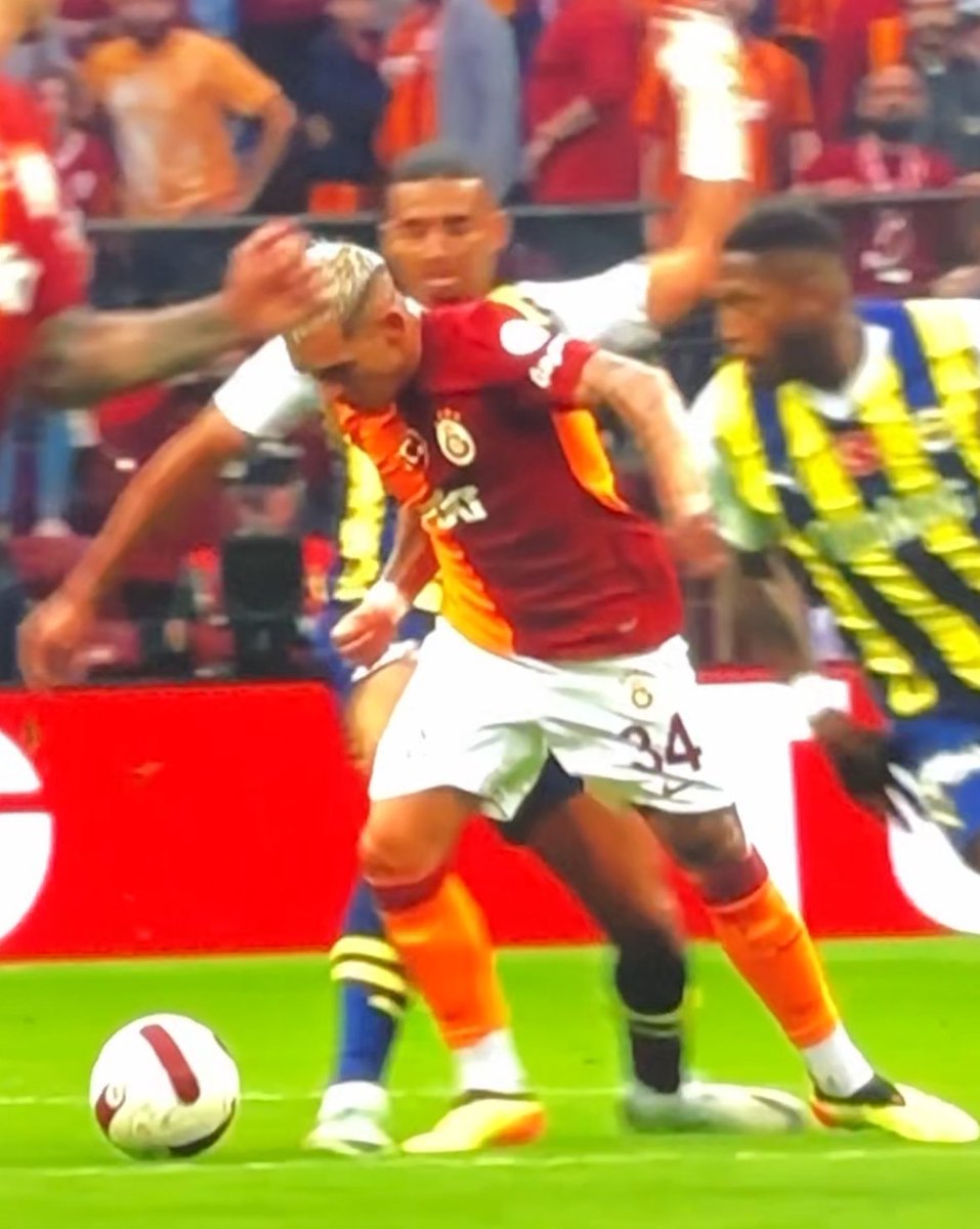 ayak yerine yere basiyor.. elini vicdanina koy.. bu aksam fenerbahce'nin hakki yenmistir