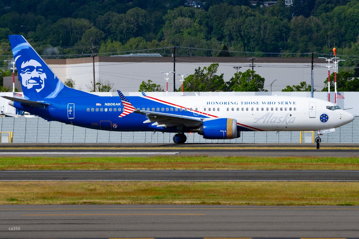 bfi_watch_ca350's tweet photo. Latest @AlaskaAir "Honoring those who serve" @BoeingAirplanes 737-8 N806AK departed Boeing Field on a B2 flight this morning. https://t.co/3yQazyxhNB