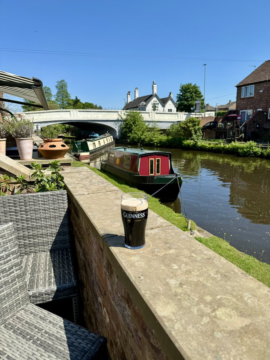 So can’t believe we missed <a href="/railnigel/">Nigel Harris</a> peg up outside our house this morning on the <a href="/BridgewaterWay/">Bridgewater Canal</a> as we were away in Wales. #wheresnigelnow