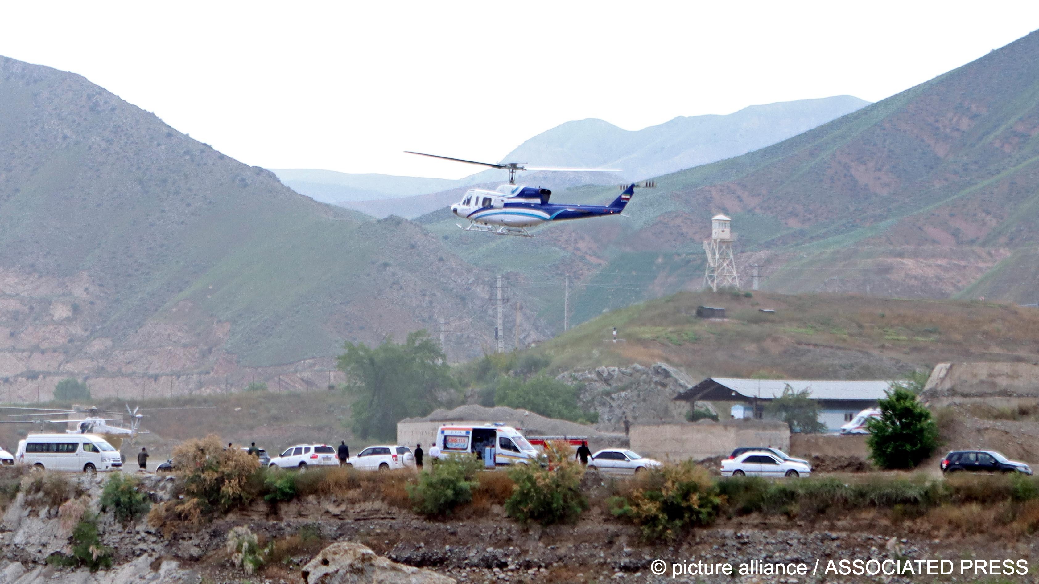 Helicóptero Bell 412 que viajava o Presidente Raisi (Foto: AP).