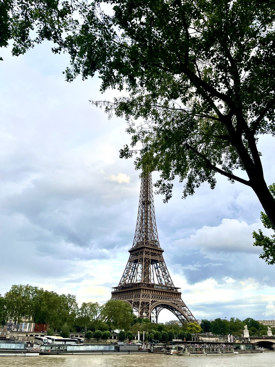 Gran experiencia esta semana en París entre stents, catéteres, calcio y válvulas. Como siempre, en la mejor compañía #EuroPCR2024