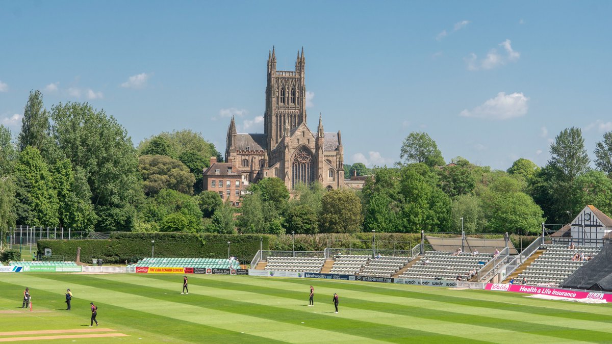 Incredible work from @WCCCgroundsteam to get the first game of 2024 on at New Road today 🤩 Who's coming on Friday? 🙋‍♂️ 🔗 bit.ly/3xDASZA #CountyChamp #CricketTwitter