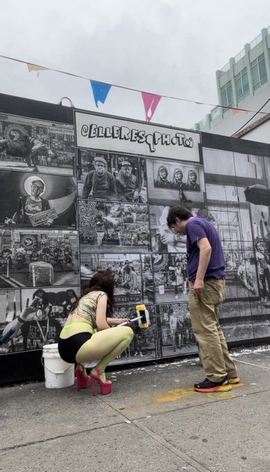 Your girl learned how to wheat paste yesterday inn Brooklyn!!!! https://t.co/OYPsAkUm9p<a href="/tag/realloyalfans"class="tags"><span>#realloyalfans</span></a>
