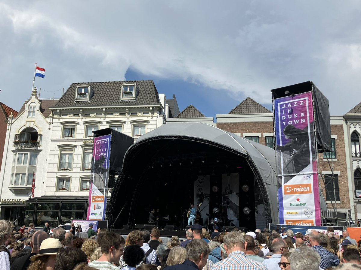 EikoSmid's tweet image. #Pinksteren; na feesten in #Halder @gem_StmGestel ook genoten van #jazzinduketown 🎶🎶 @shertogenbosch met oa. benjamin herman én “We heur ik” band uit ons dorp Den Dungen.   Fijn weekend!