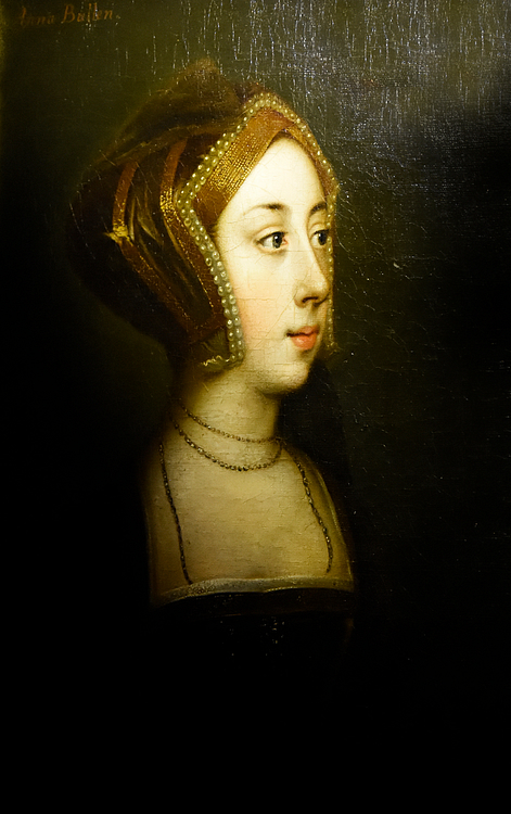 Today in #history: Anne Boleyn, the second wife of Henry VIII of England, is beheaded for adultery, treason, and incest. (1536 CE). 👑 The execution of Anne, a final brutal act of an ill-fated marriage, left Henry free to marry his third wife, Jane Seymour, and continue his