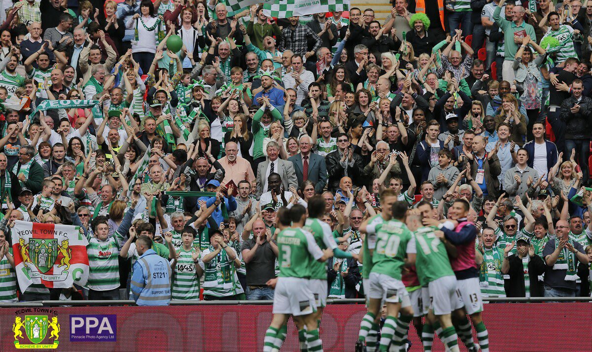 YTFC's tweet photo. A magical afternoon under the arch! 🤩

1️⃣1️⃣ years since the Glovers secured promotion to the Championship! 

#YTFC 💚 https://t.co/gKIvAYlekd