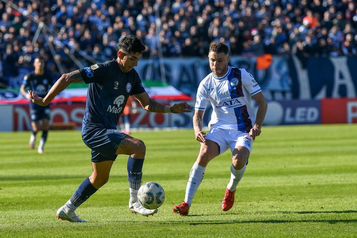 CSIRoficial's tweet photo. 📸 ¡Compartimos las postales del partido 🆚 #CDGCAT!
Seguimos sumando y creciendo ➕
Gracias familia leprosa por el cariño de cada día 💙💙💙
¡Vamos por más! 💪👊
#ArribaLaLepra #TodosJuntos #SomosFamilia https://t.co/uplCOw6n7M