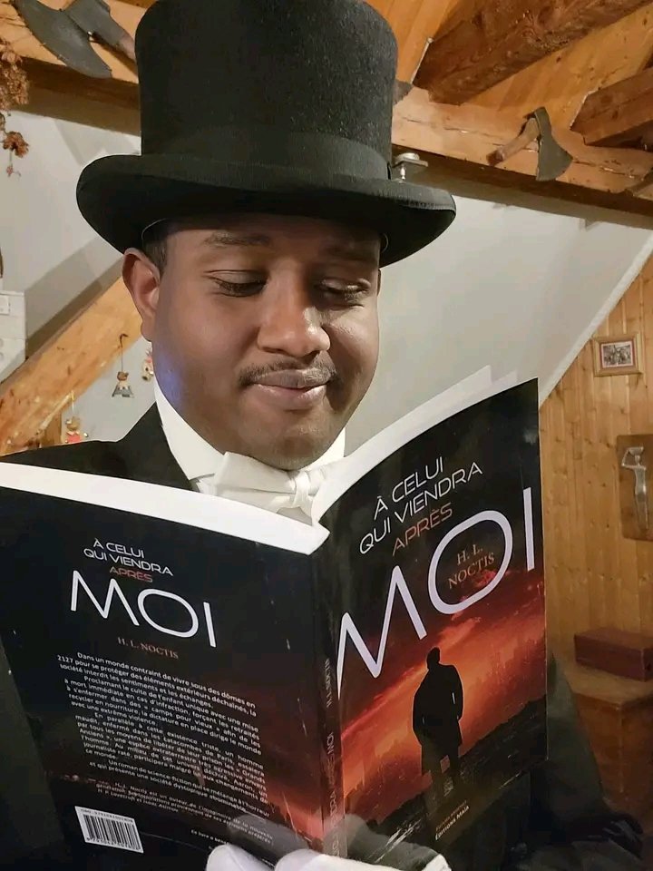 📸 Photo des lecteurs !
Merci à Justin pour sa photo 😊 Survivra-t-il à cette lecture en affrontant les Grand Anciens de Lovecraft ? 😱

#roman #sciencefiction #lovecraft #dystopie #anticipation #horreur