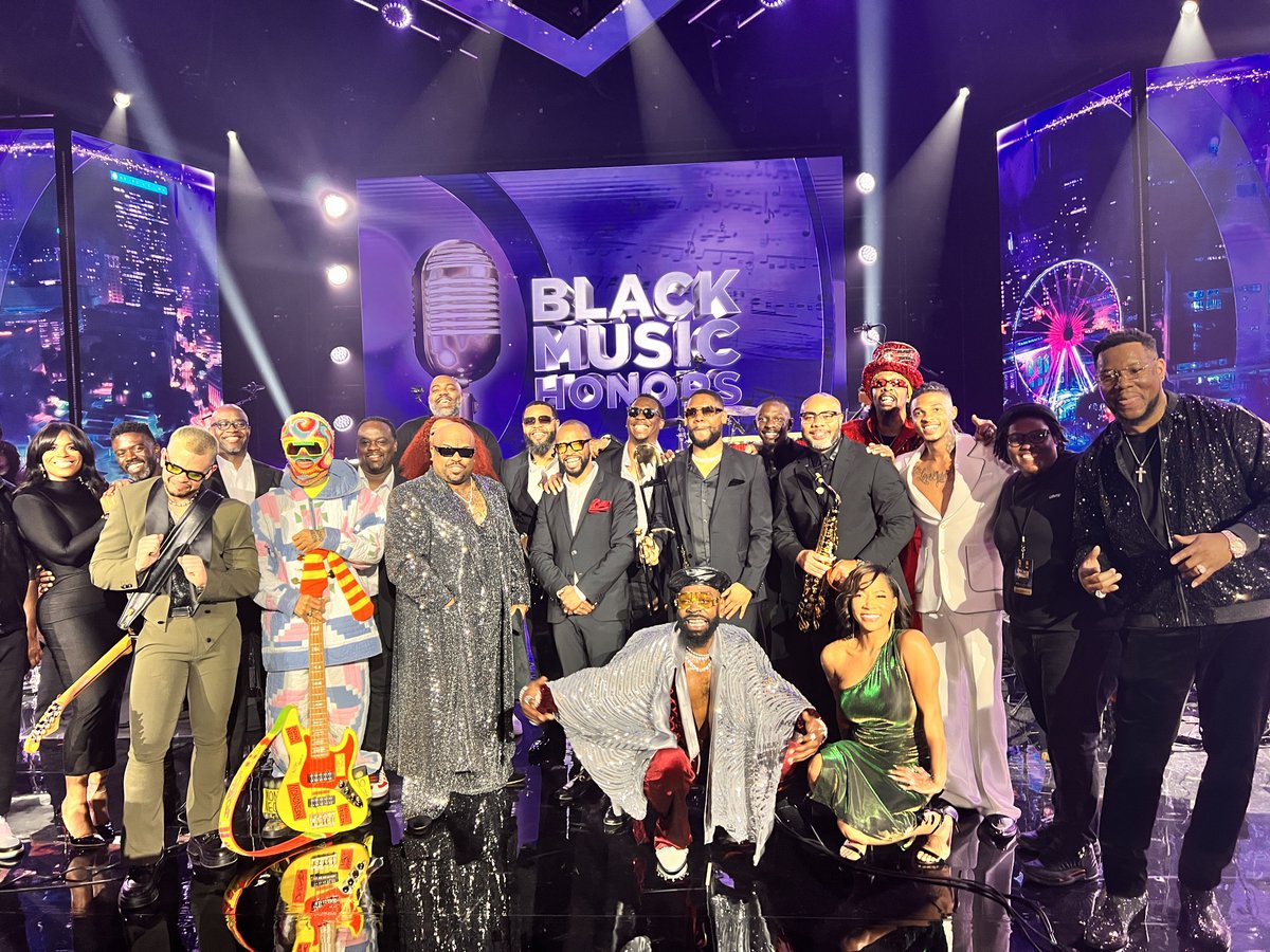 If u talkin' about Colorful, Performance, Entertaining Passion ,Commitment, Loyalty, & Love, we had it all last night Live on Stage @BlackMusicHonor! U all r Beautiful. Love from the Booted One, Bootsy baby!!!🤩🙏🤟 #Onecolor=All🤟