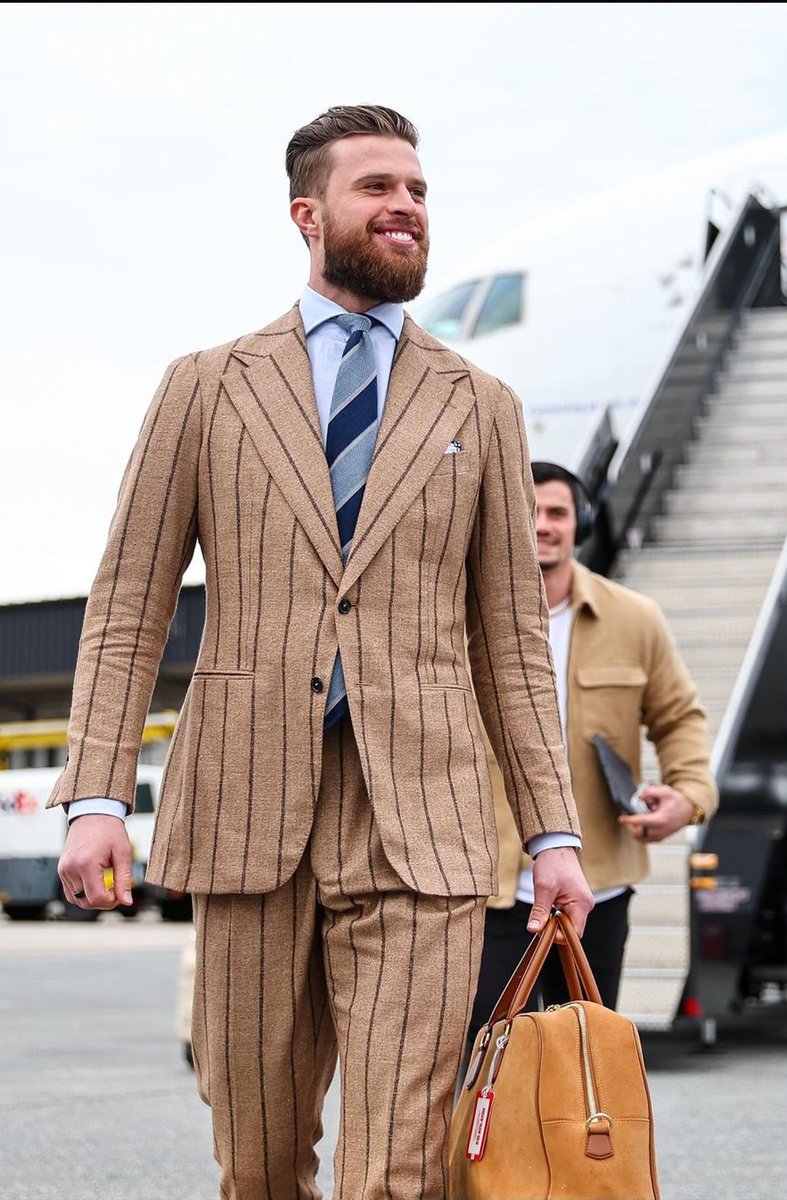 <a href="/ditton_nathan/">Nathan Ditton</a> this suit looks like it's worn by a wolf whose eyes pop out of his head and says AYWOOOOOGA
