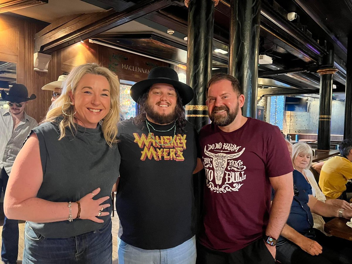 Myself and  <a href="/kerri_neylon/">Kerri Neylon</a> getting spoiled in Glasgow tonight.. <a href="/TUsreymusic/">TannerUsrey</a> and <a href="/ShaneSmithMusic/">SHANE SMITH + SAINTS</a> live at Oran Mor.  <a href="/KyleCoroneos/">Saving Country Music</a> we're saving country music in Scotland tonight.