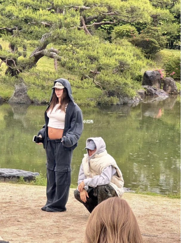 hailey bieber and justin bieber in japan!