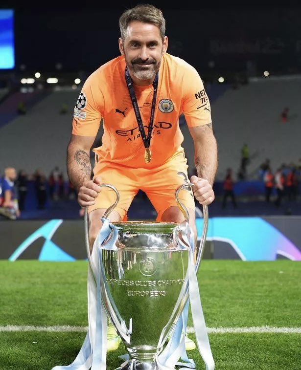 Scott Carson has now won 11 trophies for Manchester City having played 107 minutes of football… 😂