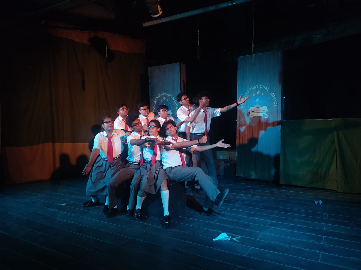 i_m_tirth's tweet photo. "Just experienced an incredible theatre performance 'Chal Mere Robo' at Scrapyard_the_theatre that transported me to another world! From the captivating acting to the mesmerizing set design, every moment was pure magic. #Theatre #Artistry #scrapyard #ImmersiveExperience 🎭✨" https://t.co/U5LIOuQbP2