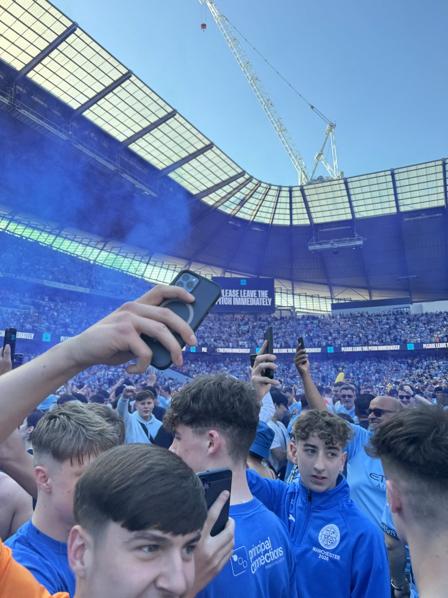 LeroySaneJr's tweet image. CHAMPIONS AGAIN