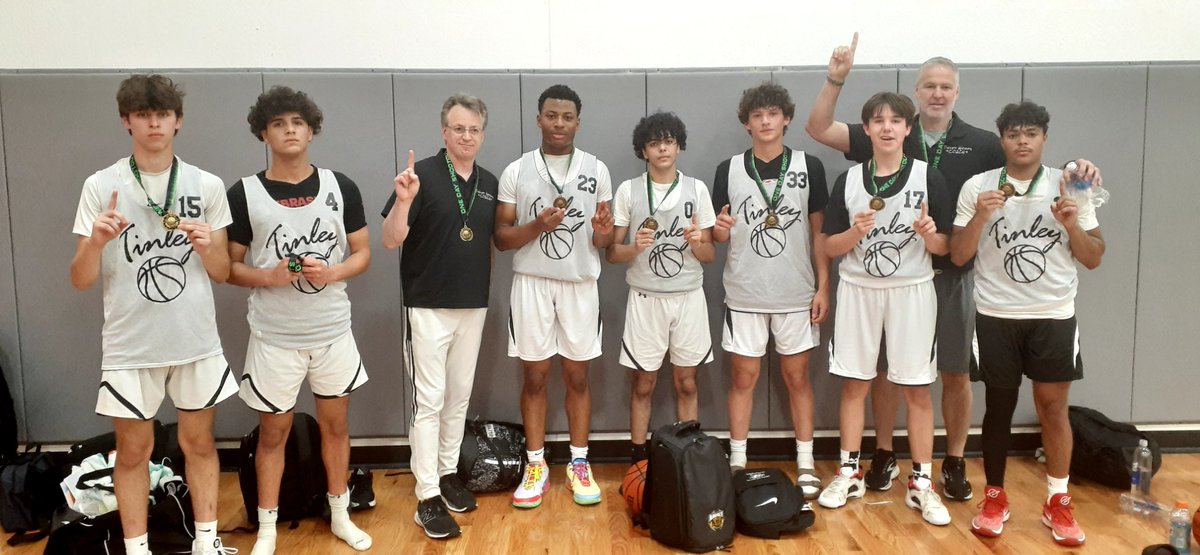 🏀Congrats to Tinley Hoops HS  Boys Champion at today's Spring Championships!

🔥734 teams this weekend!

🇺🇸NEXT UP: May 25-26 Memorial Weekend Shootouts.
onedayshootouts.com