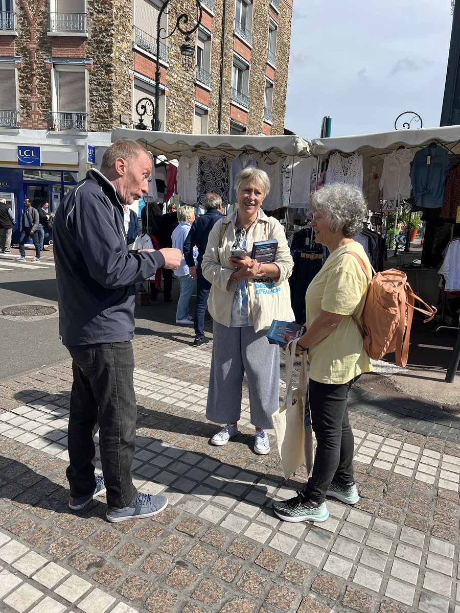 Stéphane Testé (@stephane_teste) on Twitter photo Sur le terrain, en Seine-Saint-Denis, pas besoin de démagogie et des extrêmes mais un réel #BesoindEurope avec <a href="/ValerieHayer/">Valérie Hayer</a>. Sur le terrain, en Seine-Saint-Denis, pas besoin de démagogie et des extrêmes mais un réel #BesoindEurope avec <a href="/ValerieHayer/">Valérie Hayer</a>.