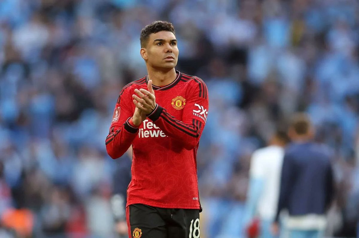 Casemiro at CB vs. Brighton [Man Utd Rank]:

90% pass accuracy
52 passes completed [🥇]
5/6 tackles won [🥇]
5 clearances [🥇]
5 blocks [🥇]
2 headed clearances [🥇]
1 clearance off the line [🥇]
1 assist [🥇]

Top performance. 🇧🇷🇧🇷🇧🇷