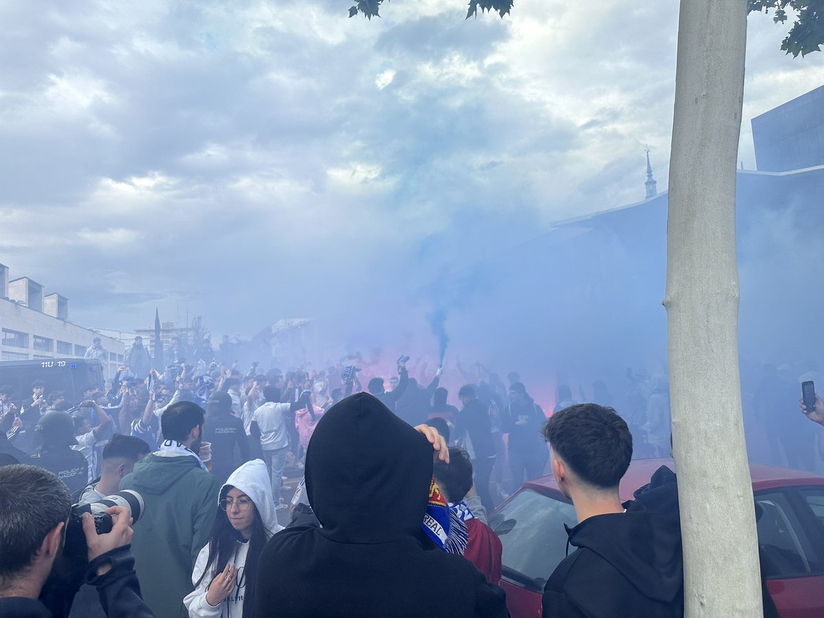 En las buenas y en las malas, @RealZaragoza 💙🤍