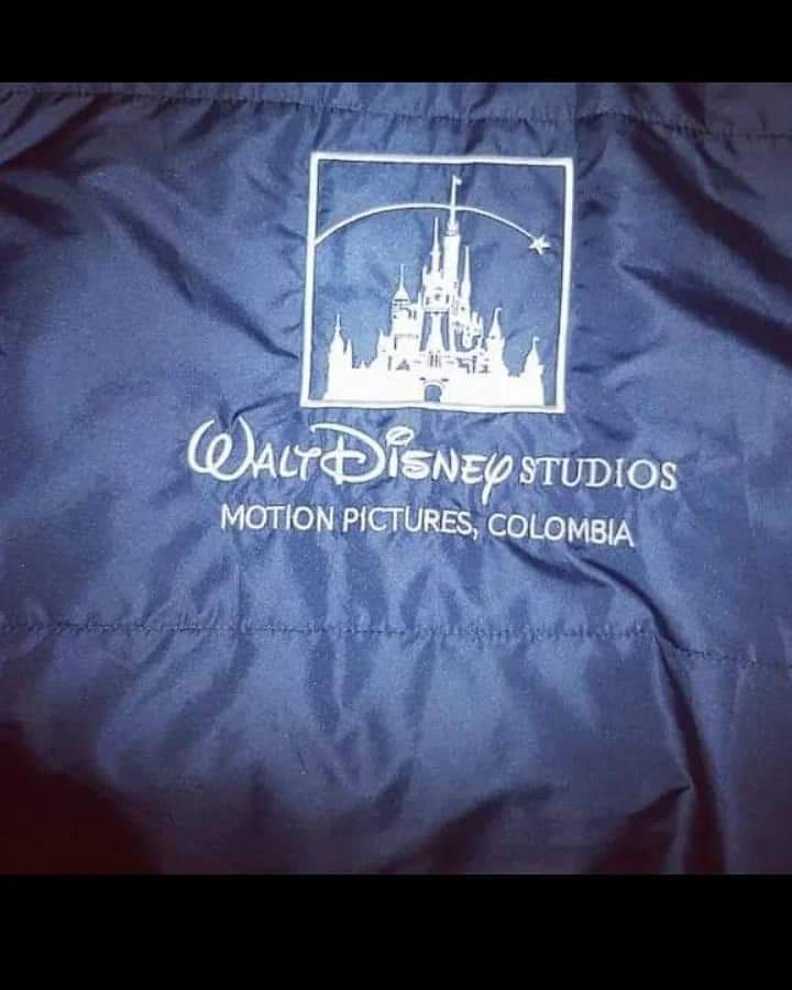 Pikerias's tweet image. Encuentro otro gran recuerdo PR.  Entre las buenas practicas @DisneyStudios #Colombia hicimos parte  de Tours Colegios #Medellin  y otras experiencias en Malls con las Películas #WaltDisneyPictures conservo el chaleco de trabajo sonrisas #Tarzan  #ToyStory #Ratatoille y más.