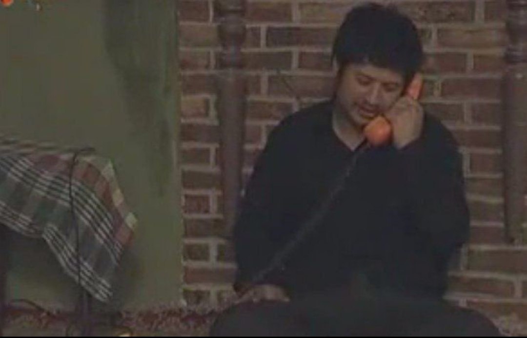 PaperOfficall's tweet image. سلامتی، رییسی گم شده افتاده پیش خرسا، سه تا تیم امدادی هم فرستادیم اونام گم شدن