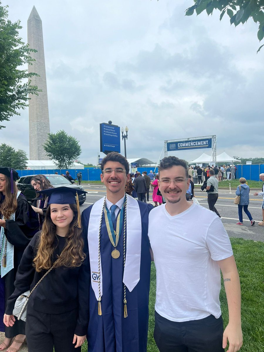 Viagem curta, porem proveitosa pra celebrar a formatura do meu irmão na George Washington University @GWtweets 🇺🇸 👨‍🎓! 

Voltando pro Brasil 🇧🇷 agora com energias renovadas e pronto pra trabalhar bastante 😂

#PeakAgency #ToTheTop