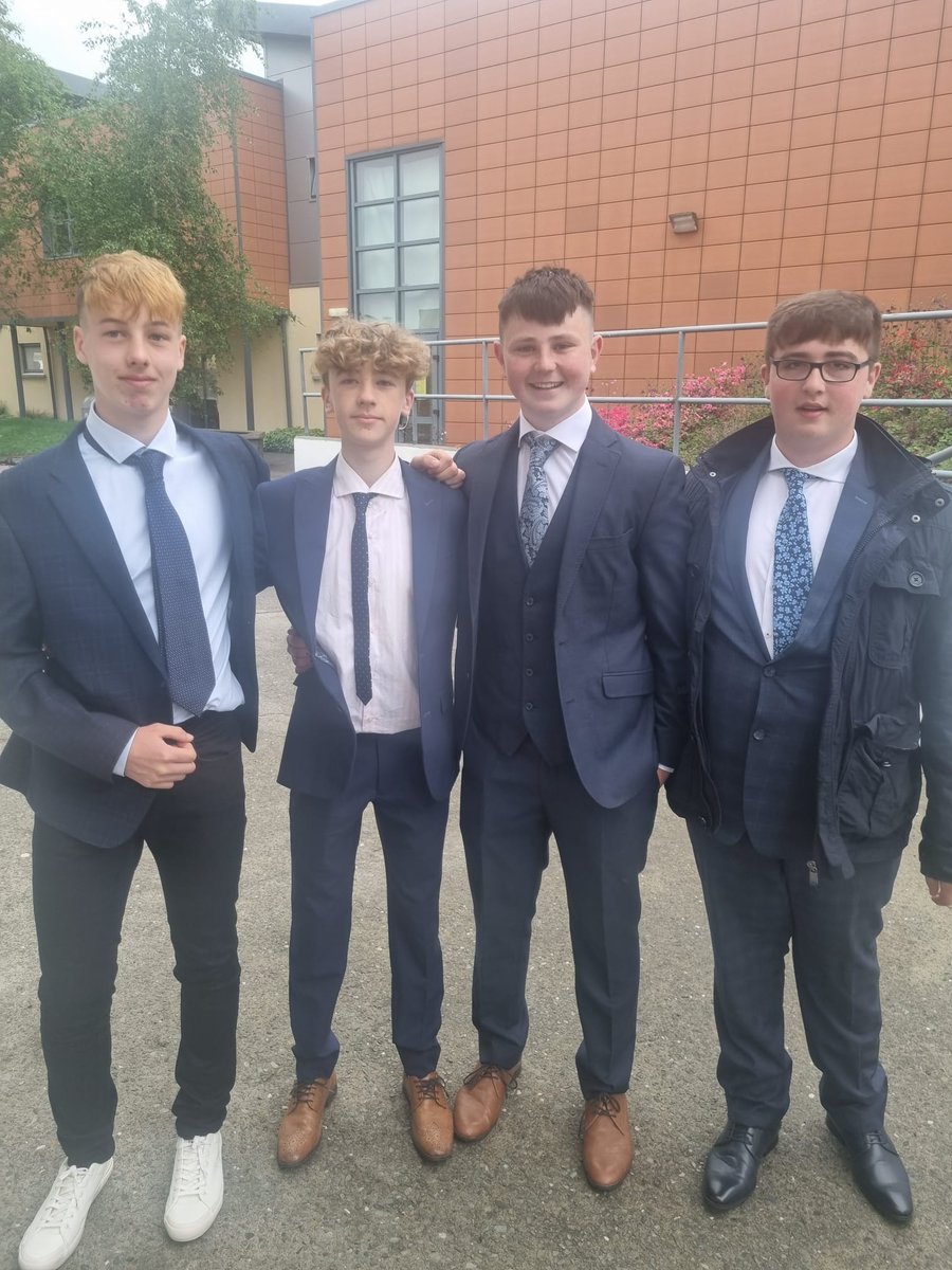TY Oscars 2024: On Thursday Transition Year students had the privilege of walking the red carpet and watching their TY Musical Grease on the big screen @clon_akiltyparkcinema Followed by an epic awards and celebration ceremony in the @clonakiltyparkhotel Another TY highlight ⭐