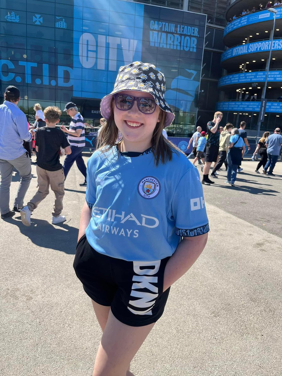 4 in a row!! City you are the best!! What an atmosphere today 💙💙<a href="/thesootster/">Craig Sutcliffe</a> &amp; Betsy 💙