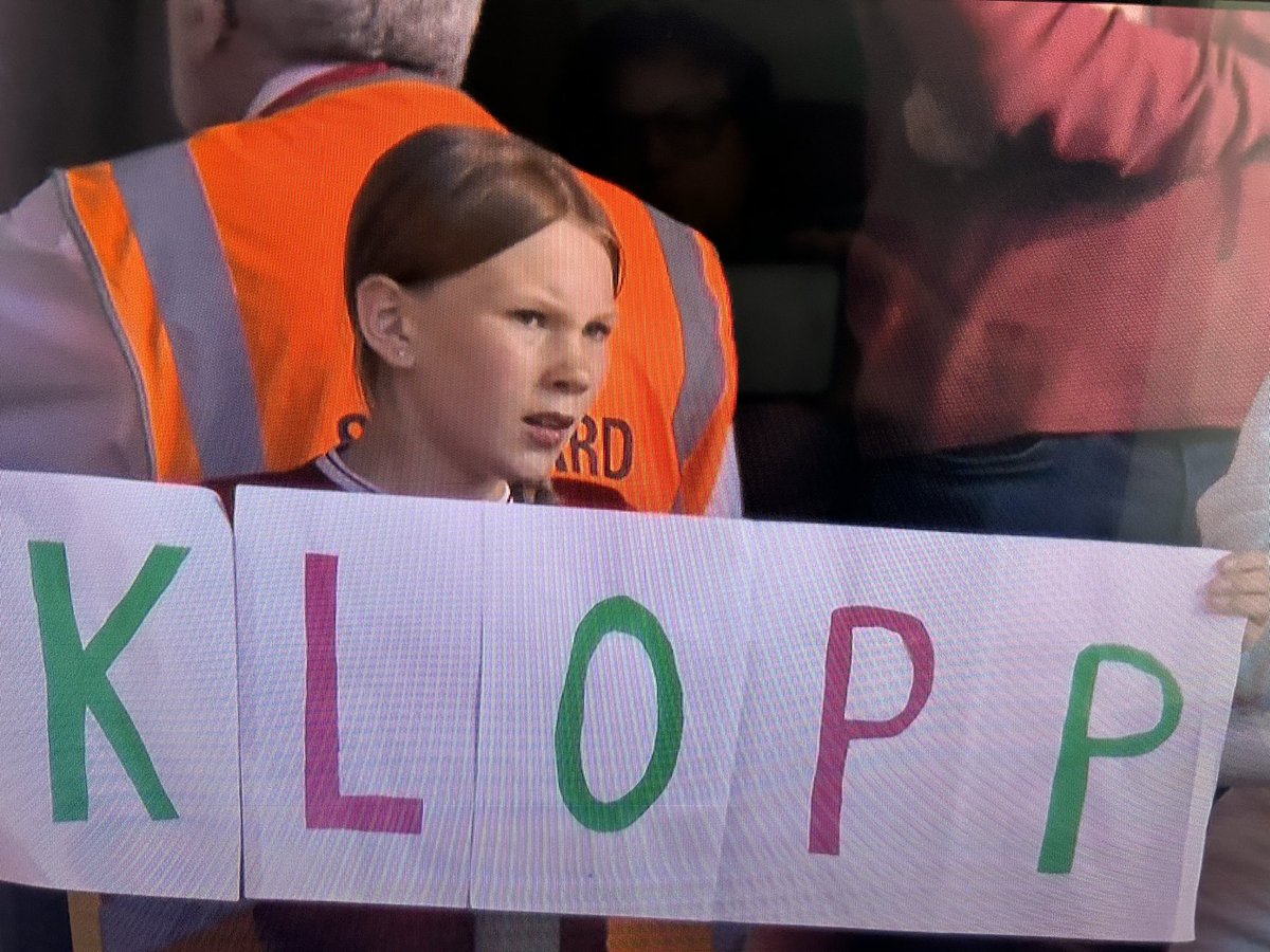 Isch over! Tränen in Liverpool. The beaming smile of Anfield will soon be gone! Was für eine schöne Erfolgsgeschichte! #JürgenKlopp ⚽️